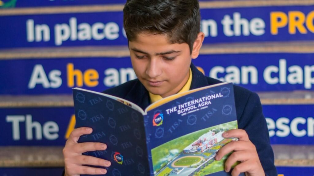 Science, commerce, or arts: how to choose the right path? 1 Science students at the best school in agra